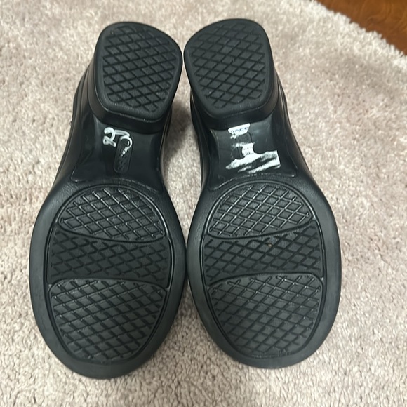 Bzees Energy washable knit clogs BRAND NEW. Never worn HTF - Picture 2 of 3